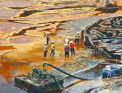 中国水污染事故每年1700多起 水源地污染触目惊心 净水刻不容缓